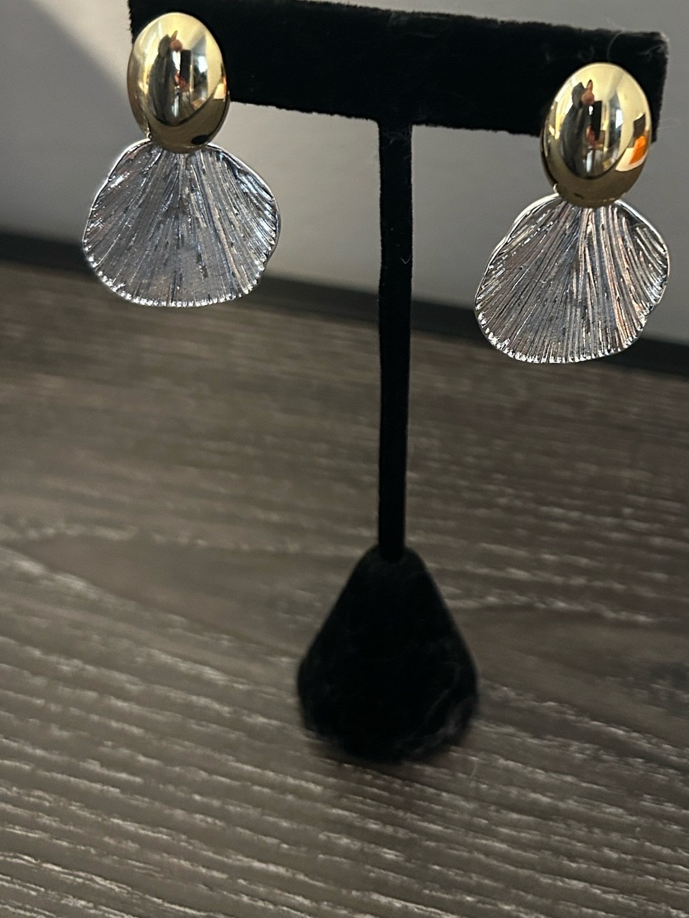 Two tone dangle earrings - Picture 4 of 4
